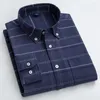 Camisas de vestido masculinas moda algodão cor pura camisa de manga comprida para homens fácil de cuidar oxford bolso xadrez botão de grandes dimensões