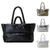 Avondtassen Dames Casual gewatteerde handtas Grote capaciteit Gewatteerde draagtas Zachte effen kleur Lichtgewicht metallic meisjeswintertas