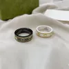 18k Gold Ring Steine Mode Einfache Brief Ringe für Frau Paar Qualität Keramik Material Mode Schmuck Supply344D