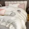 Sängkläder sätter naturlig lyocellfiber mjuk andningsbar prinsessa broderi set imitation pärla kant täcke täcke lakan kuddar 230907