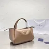 Borse da sera di design di lusso da donna Borsa tote triangolare in pelle con cerniera per festa nuziale208i