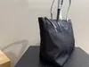 Sac fourre-tout design hommes sac à main femmes mode sacs fourre-tout en Nylon sac de voyage grande capacité sacs à provisions sac à main de stockage Simple solide