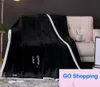 모든 매치 산호 벨벳 큰 브랜드 Fleece Blanket Sofa Cover Travel Cover Blanket Wholesale