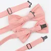 Halsband härlig solid färgglada förälder och bowtie sätter 100% bomullsbarn husdjur män fjärilsblå röd rosa casual fluga presenttillbehör 230907