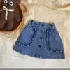 Jupes Rok Anak Perempuan Musim Panas Baru Denim Anak anak Kasual Pakaian Bayi Jeans Saku Kerutan Balita 230907