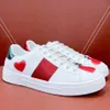 Chaussures pour hommes femmes baskets Ace Sneakers Low Casual Casual With Box Sports Trainers Designer Tiger brodé noir Blanc Green Stripes Jogging Femme Merveilleuse Zapato