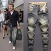 Mode heren buitenlandse handel lichtblauw zwarte jeans broek motorfiets biker mannen wassen om de oude vouw mannen broek Casual Runway Denim jeans voor man