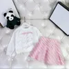 Suty jesienne dla dziewcząt moda ubrania dziecięce rozmiar 110-160 cm 2PCS haftowane logo okrągły sweter i plisowana spódnica sep01