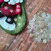 Decorações de Natal 300600pcs 2cm flocos de neve artificiais confetes falsos remendo de neve apliques casamento para casa navidad 230907