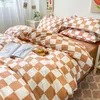 Conjuntos de cama Checkerboard Set Single Queen Size Folha Plana Quilt Duveta Capa Fronha Poliéster Cama Roupa Home Têxtil 230907