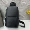 Sacs de créateurs de luxe Avenue Sling Sac en cuir Hommes Sac de designer Sacs fourre-tout Sacs à main de qualité supérieure Sangle en nylon réglable de haute qualité NO46