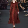 Casual Dresses Qian Han Zi Designer Fashion Runway Maxi Dress Women Lantern Sleeve V-hals Glänsande guldtråd Vintage Slim Long