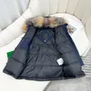 Kindermantel, Baby-Designer-Kleidung, Daunenmäntel, Jacke, Kinderkleidung mit Abzeichen, Kapuze, dick, warm, Oberbekleidung, Mädchen, Jungen, Mädchen, klassische Parkas, 100 % Wolfspelzkragen, 6 Stile, Rosa, Blau