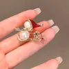 Imitacja Pearl Snowman Broothes for Women Warunek narciarni miotła Snowflake Pins Lapel Pins świąteczne biżuterię Nowy Rok prezenty broszkowe