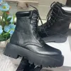 Schwarze Plateau-Stiefelette, modisch, zum Schnüren, dicker Boden, Martin-Booties, weiches Leder, Damen-Winterstiefel, bequeme Motorrad-Outdoor-Schuhe