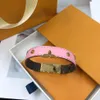 Avec BOX Designers Fleur Charme Bracelets Qualité Cuir Femmes Hommes Bracelet En Or Rose Noir Clors Lettre Marque Bracelets Bijoux226P