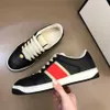 2023 Nya casualskor kunder Golden Super Gooseity Star Brand Sneakers Super Star Luxury Dirtys Sequin White Do-Old Dirty Designer Sneakers With Box