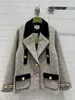 G Milan Gussie Guuui Runway Guxci高品質のジャケット2023 New Autumn Winter Lapel Lapel Neck Long Sleeve Brand Same Coats Womens Designer Tops 0908-3