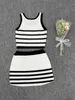 Designer de robe deux pièces Summer New Style Noir et Blanc Stripe Couleur Assortie Hot Diamond Tricoté Débardeur + Hip Wrap Demi-Jupe Ensemble 37HB