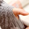Cinq doigts Gants hiver femmes plus chaud élégant tricot fausse laine mitaine sans doigts lapin fourrure bras poignet gants femme cadeau 230908