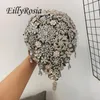 Fiori matrimonio EillyRosia realizzati su ordinazione Spilla di lusso Bouquet Cristalli argento scintillanti A goccia per la sposa Rose in raso personalizzate