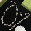Классические серебряные цветочные цепочки-чокеры, ожерелье, роскошный дизайнерский браслет с двойными буквами, штамп, латунный материал для женщин, свадьба Pa285d