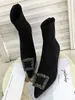 Damenstiefel, schwarze Stiefel, Kinder, Herbst, Strass, spitze High Heels, quadratische Schnalle, elastisch, groß, kurz, niedriger Absatz, schlank, 230830