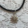 Collana girocollo con sole in argento girasole anni '90 su cordoncino nero Boho gioielli in pelle moda donna