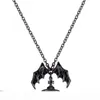 Collana Queen Mother Demon Evil Titanio Ali nere Diamanti Saturno Super Cool Punk Bat6525396256e