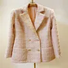 Kvinnorjackor Designer French Style Autumn/Winter New Product Pink Lapel Slim Montering Tweed Double Breasted Medium Length Coat For Emperament Ladies Style