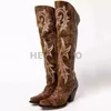 Botas Cowboy para Mulheres Moda Marrom Joelho Salto Alto Bordado Sexy Inverno Quente Zip Femme Sapatos Feitos À Mão Tamanho 43 230907