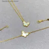 Pendanthalsband S925 Sterling Silver Sweet Butterfly Pendant Necklace For Women Luxury Clover Brand Designer Shell Short Choker Armband Q230908