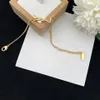 Pulseras de diseño Cadenas de joyería de moda para mujer Letras chapadas en oro de lujo Colgante Banda clásica Pulsera Brazalete Joyas Chai2886