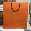 2023 sacos de papel de luxo inteiros sacos de compras de marca sacos de presente tamanhos 29cm 32cm 43cm hadled shopping bag212l