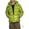 남성 복어 재킷 23ss 최신 스타일의 겨울 코트 후드 후드 과일 녹색 디자이너 재킷 긴 지퍼 포켓 바람발기 오리 두꺼운 따뜻한 파카 캐주얼 패션