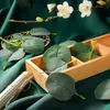 100 st eucalyptus lämnar grossist konstgjorda rosor blommor hem dekoration bröllop julkrans material kakan tillbehör