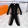 Baby Clothing Autumn Suits For Girl Tracksuits Storlek 90-160 cm 2st rutiga sömmar med dragkedja med huvor och avslappnade byxor Sep01