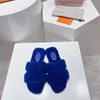 Hoge kwaliteit pantoffels voor dames Koreaanse versie designer pluche pantoffels modieus en veelzijdig voor externe slijtage pluche thermische pantoffels met platte zool en rubberen zool