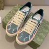 Män 1977 Casual Shoes Designer Shoes Women Travel Leather Lace-Up Sneaker Fashion Lady Running Trainers Letters Woman Shoe Flat Printed Gym Sneakers Storlek 34-42-46 02