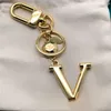 Keychains Lanyards Men Diseñador para mujer Keychain Classic Gold Letter Hebilla CAR CHORLE CAJA CHICA PENDENTES Amantes de la pareja Portachiavi Lu Y240426 DRB2