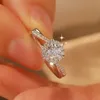 Wysokiej jakości luksusowy pierścionek Moissanite 925 Srebrny błyszczący pierścień mody Moissan Diamond Pierścień Wedding Wedding Jewelry