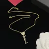 1pe0 Pendant Necklaces Luxury Designer Necklace for Women y Letter Stainless Steel Plated Rose Gold Chain Womens Flower Charm Desi