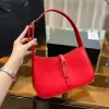 레저 및 세련된 핸드백 럭셔리 디자이너 가방 남성 및 여성의 One Shoulder Crossbody Bag 다용도 매일 사용 고품질 가죽 겨드랑이 백