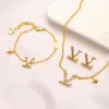 Womens Brand Earrings Designers Letter Ear Stud Bracelet Necklace 18K Gold Plated Crystal Geometric Earring for Wedding Party Jewe209U
