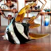 Figurines décoratives à rayures vives, Sculpture en verre de poisson tropical, motif coloré, décoration de la maison, forme réaliste, décor de réservoir de pièce 235s