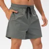 LU Designer Men Yoga Sports Short sec et sèche rapide avec un pantalon de jogger de gymnase de course à pied décontracté de poche arrière