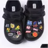 Athletic Outdoor Factory grossistrabattpriset CLOG SHOES CHARM för Sandal Decoration College Sign Shoe Charms Drop Delivery Ottmv