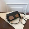 Designer handväska tabby axelväska för kvinnor läder kvinnliga mode sacoche borse bokstäver bolso lady cross body påse klaffväskor