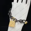 Pulseras de bloqueo clásico Brazalete de cadena letra V Diseñador de acero de titanio para mujeres hombres regalos de joyería de lujo Brazaletes de cadena mujer niña g204a