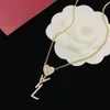 1pe0 Ожерелья с подвесками Роскошное дизайнерское ожерелье для женщин y Буква из нержавеющей стали с покрытием из розового золота Цепочка Женская подвеска с цветком Desi